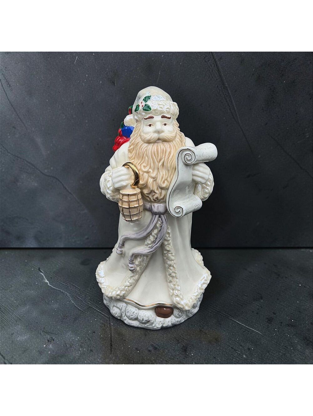 Vintage Palm Tree 2009 Santa Claus Figurine Scroll Lantern Christmas Decor 9"